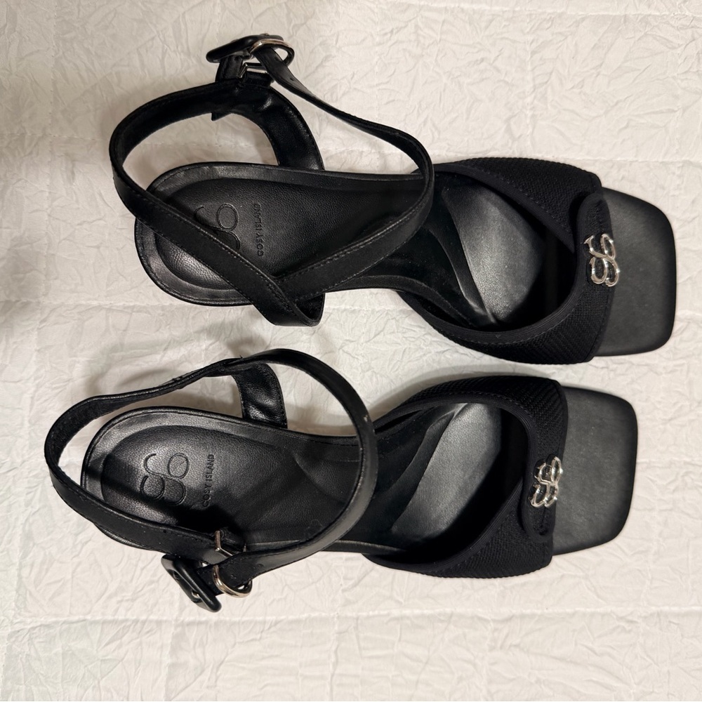 Cosy Island Chic Black Women's Sandals with Buckle Detail - Picture 2 of 5